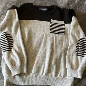 5T gray and black sweater